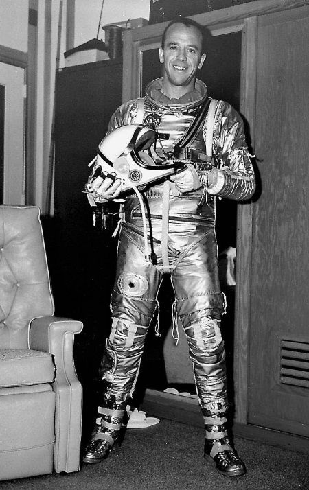 Иллюстрация к книге — Юрий Гагарин [Autogen_eBook_id64.jpg]