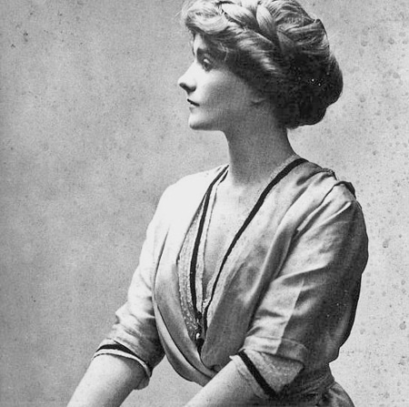 Иллюстрация к книге — Коко Шанель [i_003.jpg]