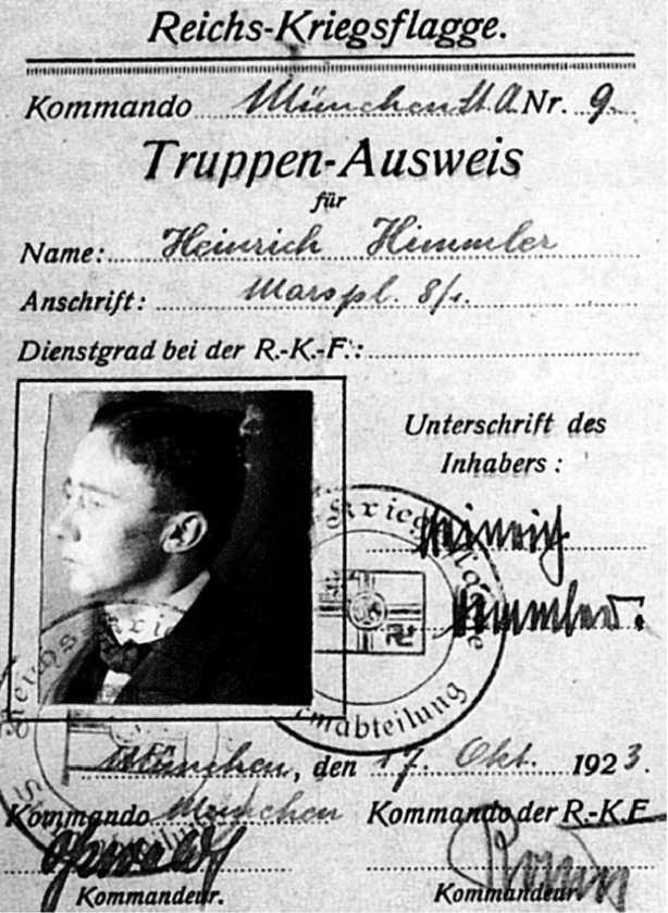 Иллюстрация к книге — Гиммлер. Инквизитор в пенсне [i_011.jpg]