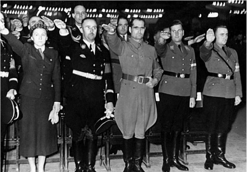 Иллюстрация к книге — Гиммлер. Инквизитор в пенсне [i_031.jpg]