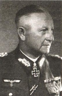 Иллюстрация к книге — Последняя крепость Рейха [i_031.jpg]