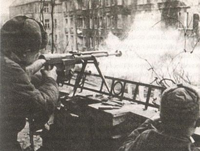 Иллюстрация к книге — Последняя крепость Рейха [i_035.jpg]