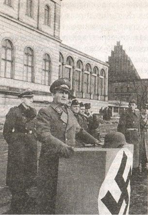 Иллюстрация к книге — Последняя крепость Рейха [i_058.jpg]