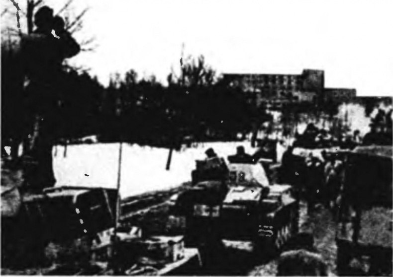 Иллюстрация к книге — Танковый ас №1 Михаэль Виттманн [img_25.jpg]