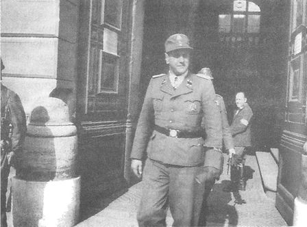 Иллюстрация к книге — 100 дней в кровавом аду. Будапешт - &quot;дунайский Сталинград&quot;? [i_024.jpg]