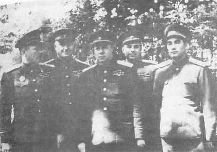 Иллюстрация к книге — 100 дней в кровавом аду. Будапешт - &quot;дунайский Сталинград&quot;? [i_029.jpg]