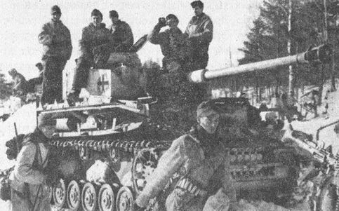 Иллюстрация к книге — Последнее наступление Гитлера. Разгром танковой элиты Рейха [i_004.jpg]