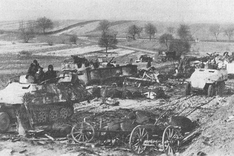 Иллюстрация к книге — Последнее наступление Гитлера. Разгром танковой элиты Рейха [i_017.jpg]