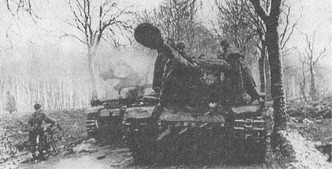 Иллюстрация к книге — Последнее наступление Гитлера. Разгром танковой элиты Рейха [i_061.jpg]