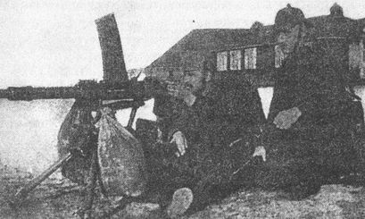 Иллюстрация к книге — &quot;Фаустники&quot; в бою [i_012.jpg]