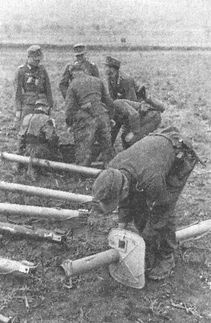 Иллюстрация к книге — &quot;Фаустники&quot; в бою [i_037.jpg]