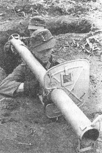 Иллюстрация к книге — &quot;Фаустники&quot; в бою [i_038.jpg]