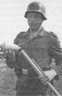 Иллюстрация к книге — &quot;Фаустники&quot; в бою [i_044.jpg]