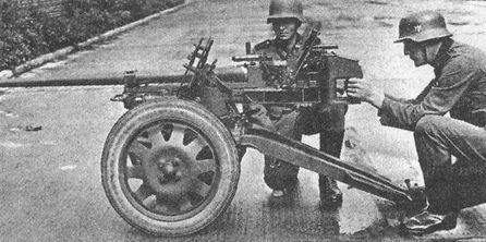 Иллюстрация к книге — &quot;Фаустники&quot; в бою [i_072.jpg]