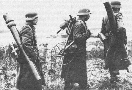 Иллюстрация к книге — &quot;Фаустники&quot; в бою [i_088.jpg]