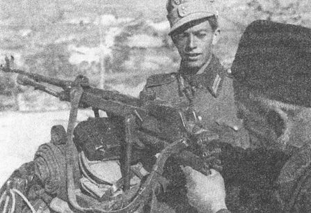 Иллюстрация к книге — &quot;Фаустники&quot; в бою [i_099.jpg]