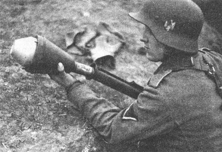 Иллюстрация к книге — &quot;Фаустники&quot; в бою [i_102.jpg]