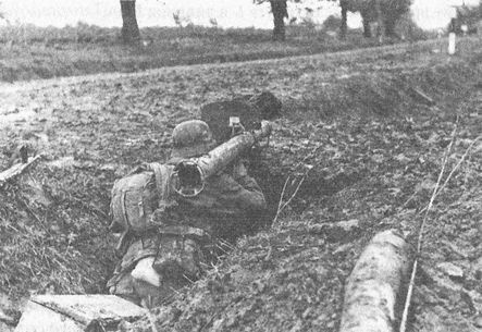 Иллюстрация к книге — "Фаустники" в бою [i_111.jpg]