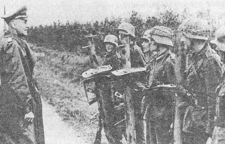 Иллюстрация к книге — &quot;Фаустники&quot; в бою [i_118.jpg]