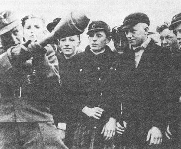 Иллюстрация к книге — &quot;Фаустники&quot; в бою [i_125.jpg]