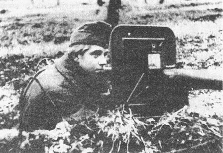 Иллюстрация к книге — &quot;Фаустники&quot; в бою [i_127.jpg]