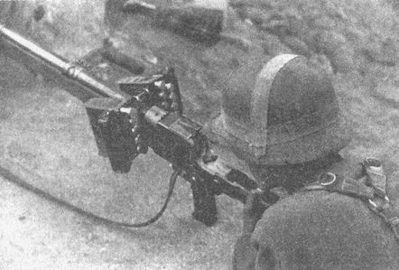 Иллюстрация к книге — &quot;Фаустники&quot; в бою [i_139.jpg]