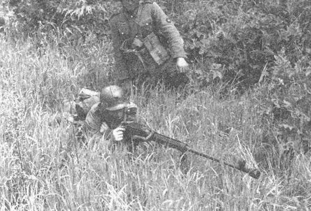 Иллюстрация к книге — &quot;Фаустники&quot; в бою [i_143.jpg]