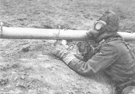 Иллюстрация к книге — &quot;Фаустники&quot; в бою [i_146.jpg]