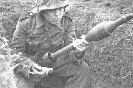 Иллюстрация к книге — &quot;Фаустники&quot; в бою [i_148.jpg]