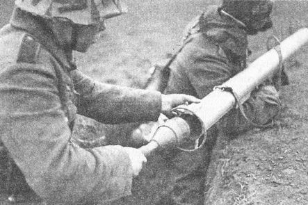 Иллюстрация к книге — &quot;Фаустники&quot; в бою [i_151.jpg]