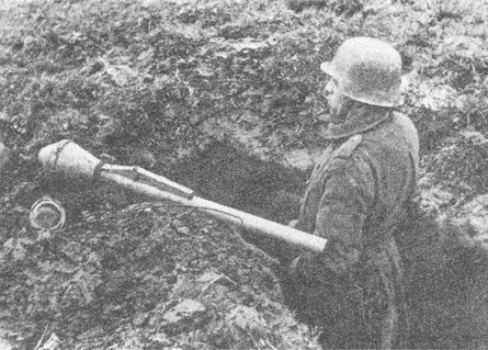 Иллюстрация к книге — &quot;Фаустники&quot; в бою [i_157.jpg]