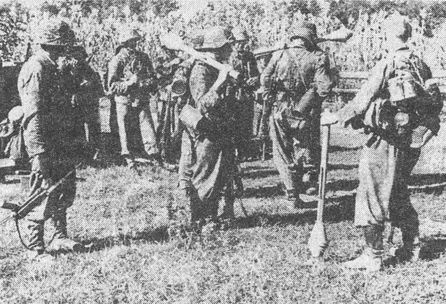 Иллюстрация к книге — &quot;Фаустники&quot; в бою [i_158.jpg]