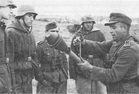 Иллюстрация к книге — &quot;Фаустники&quot; в бою [i_164.jpg]