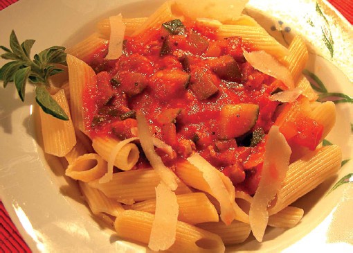 Иллюстрация к книге — Запекаем в глиняных горшочках, в духовке и микроволновке [i_010.jpg]