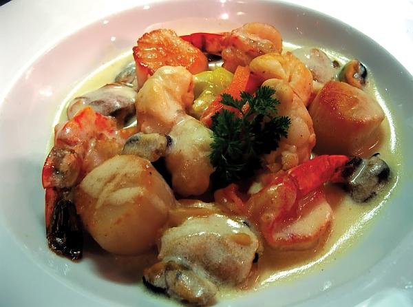 Иллюстрация к книге — Блюда в глиняных горшочках [i_011.jpg]