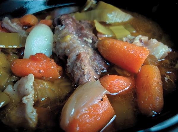 Иллюстрация к книге — Блюда в глиняных горшочках [i_013.jpg]