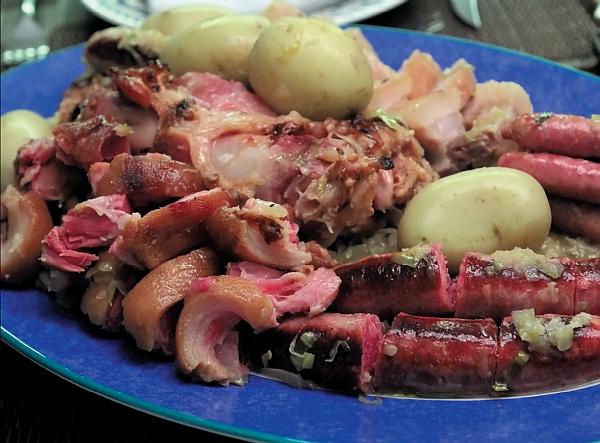 Иллюстрация к книге — Блюда в глиняных горшочках [i_014.jpg]