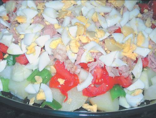 Иллюстрация к книге — Необыкновенные блюда из консервированных и замороженных продуктов. Мясо, рыба, морепродукты, овощи, фрукты [_04.jpg]