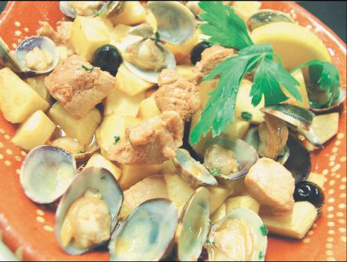 Иллюстрация к книге — Необыкновенные блюда из консервированных и замороженных продуктов. Мясо, рыба, морепродукты, овощи, фрукты [_09.jpg]