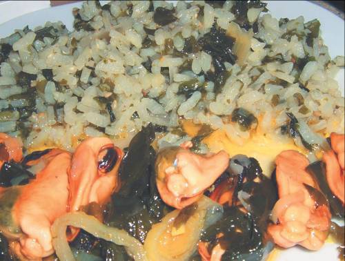 Иллюстрация к книге — Необыкновенные блюда из консервированных и замороженных продуктов. Мясо, рыба, морепродукты, овощи, фрукты [_10.jpg]