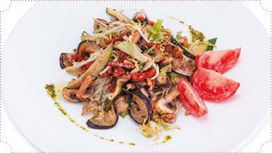 Иллюстрация к книге — Холодные и теплые салаты. Мясные, рыбные, овощные, корейские, постные + 50 салатных заправок [i_070.jpg]