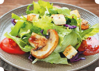 Иллюстрация к книге — Холодные и теплые салаты. Мясные, рыбные, овощные, корейские, постные + 50 салатных заправок [i_083.jpg]