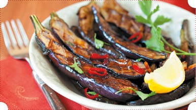 Иллюстрация к книге — Холодные и теплые салаты. Мясные, рыбные, овощные, корейские, постные + 50 салатных заправок [i_087.jpg]