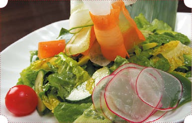 Иллюстрация к книге — Холодные и теплые салаты. Мясные, рыбные, овощные, корейские, постные + 50 салатных заправок [i_099.jpg]