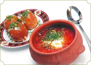 Иллюстрация к книге — Аппетитное жаркое, гуляш, кулеш, солянки, плов, рагу и другие блюда в горшочках [i_009.jpg]