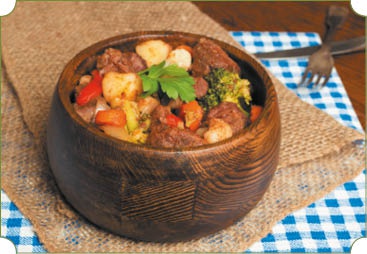 Иллюстрация к книге — Аппетитное жаркое, гуляш, кулеш, солянки, плов, рагу и другие блюда в горшочках [i_026.jpg]