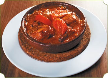 Иллюстрация к книге — Аппетитное жаркое, гуляш, кулеш, солянки, плов, рагу и другие блюда в горшочках [i_029.jpg]