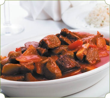 Иллюстрация к книге — Аппетитное жаркое, гуляш, кулеш, солянки, плов, рагу и другие блюда в горшочках [i_038.jpg]