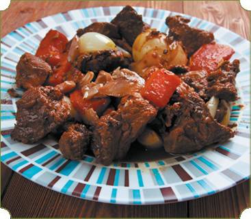 Иллюстрация к книге — Аппетитное жаркое, гуляш, кулеш, солянки, плов, рагу и другие блюда в горшочках [i_042.jpg]