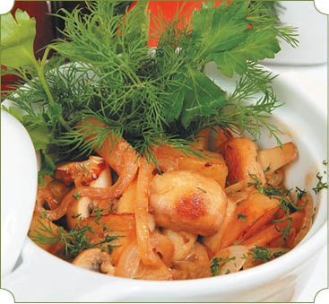 Иллюстрация к книге — Аппетитное жаркое, гуляш, кулеш, солянки, плов, рагу и другие блюда в горшочках [i_067.jpg]